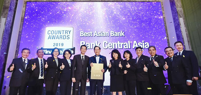 BCA - Penghargaan Bank Terbaik Di Indonesia & Asia Kembali Diraih Oleh BCA